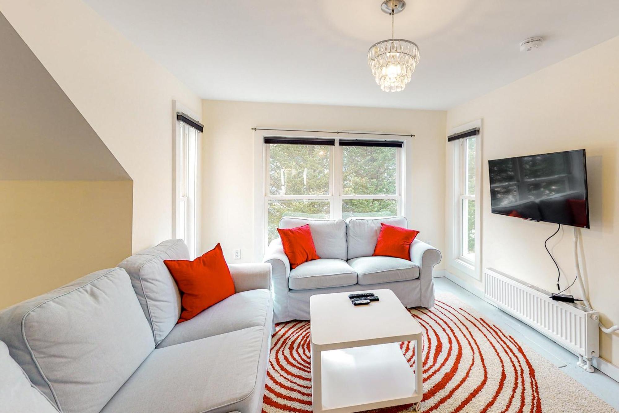 Pleasant Condos Ludlow Room photo