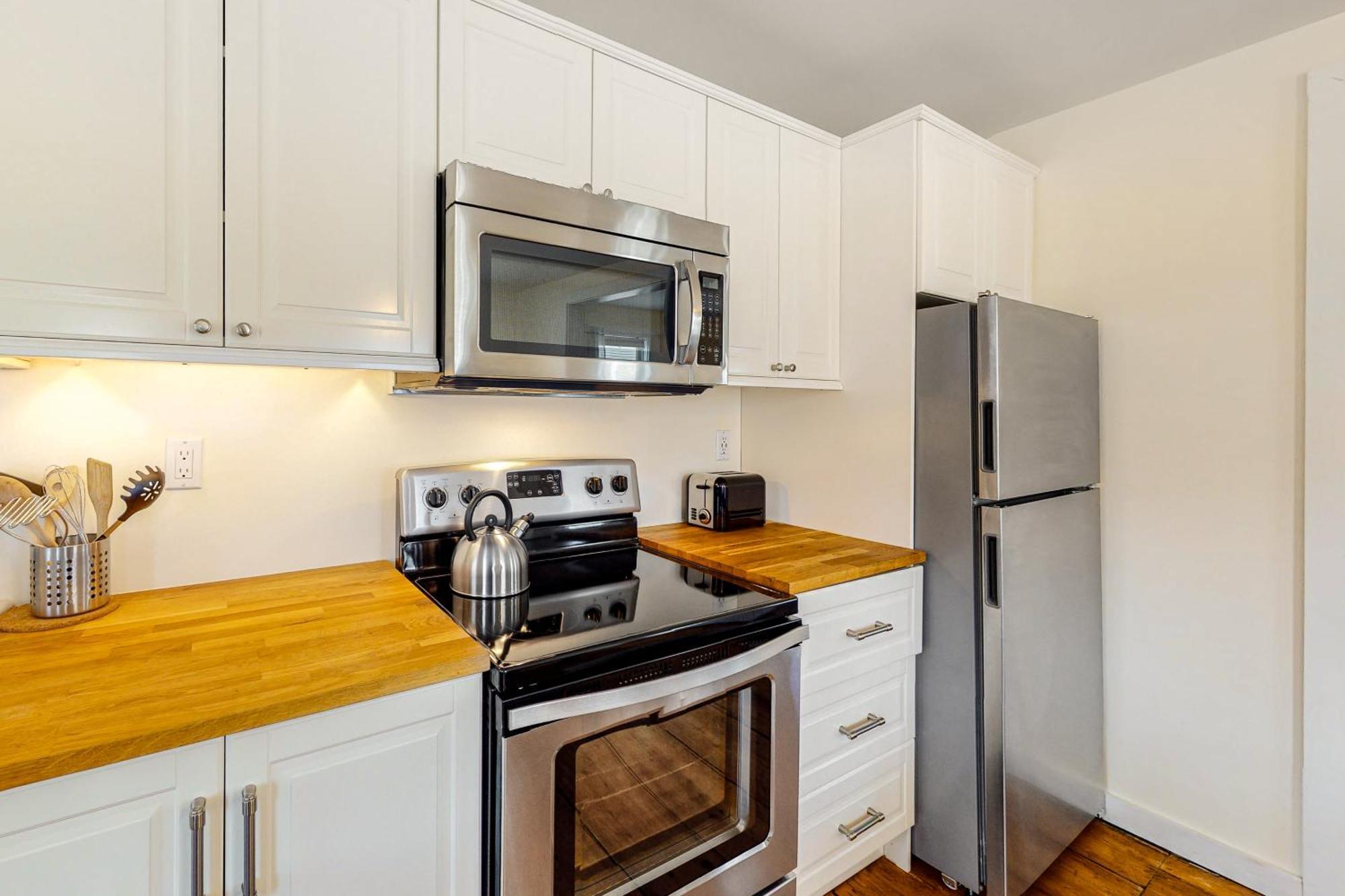 Pleasant Condos Ludlow Room photo