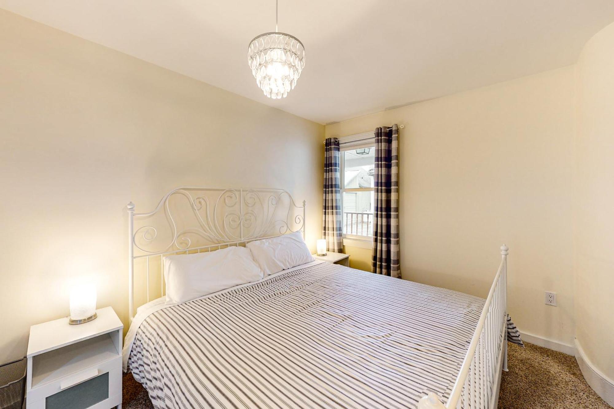 Pleasant Condos Ludlow Room photo
