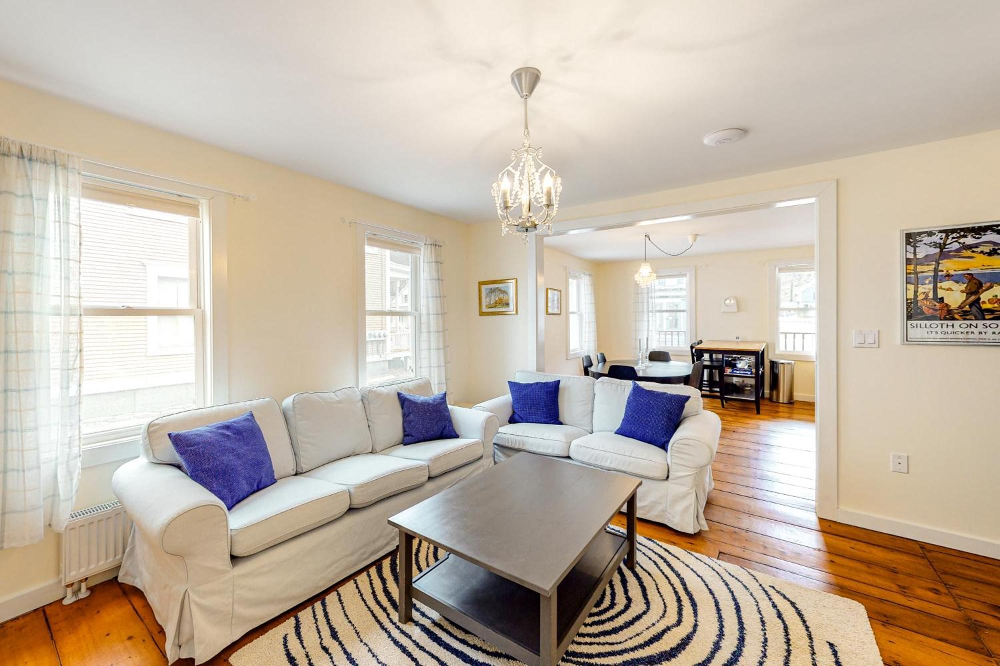 Pleasant Condos Ludlow Room photo